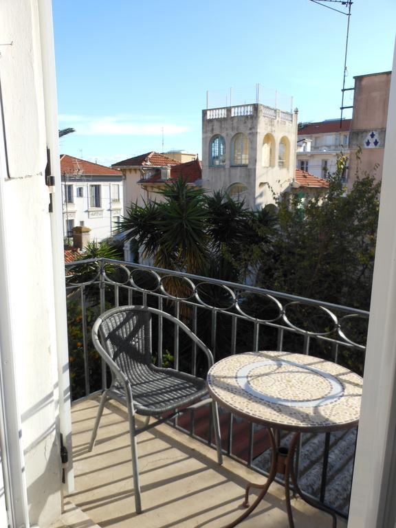 Hotel Villa Les Cygnes Nice Bagian luar foto