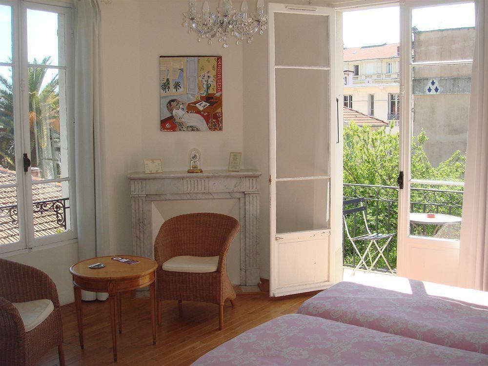 Hotel Villa Les Cygnes Nice Bagian luar foto