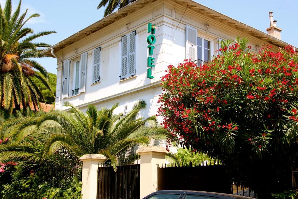 Hotel Villa Les Cygnes Nice Bagian luar foto