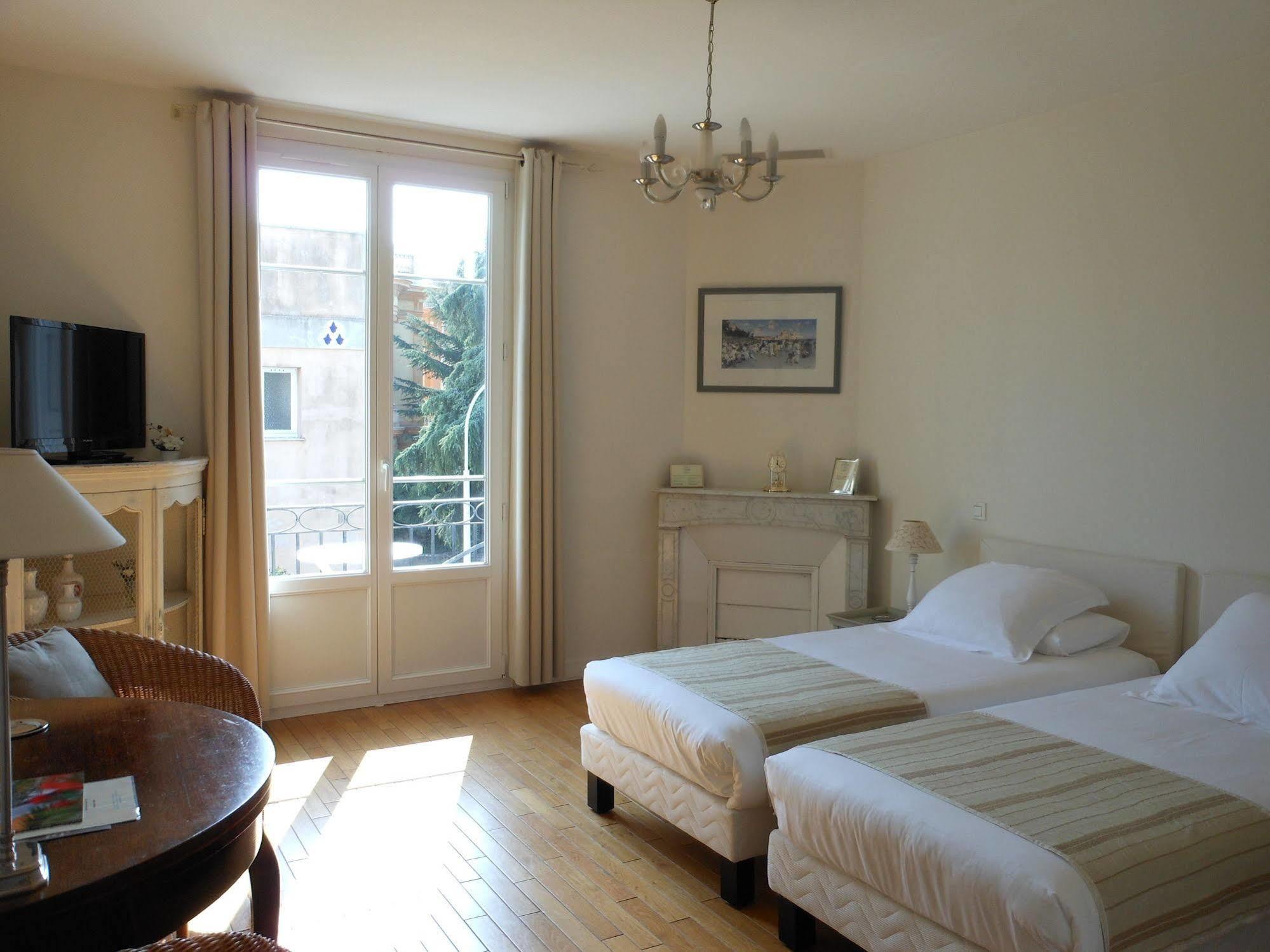 Hotel Villa Les Cygnes Nice Bagian luar foto
