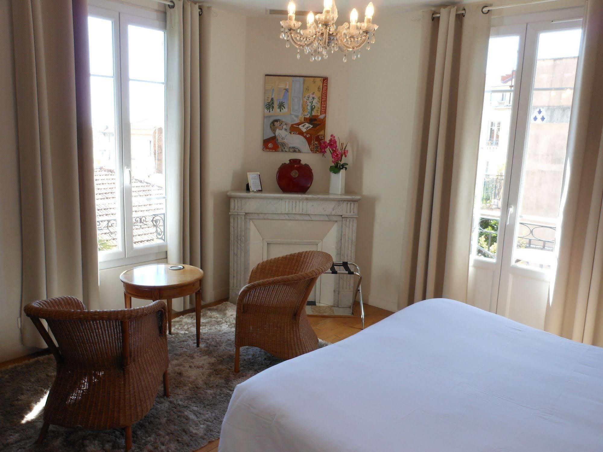 Hotel Villa Les Cygnes Nice Bagian luar foto