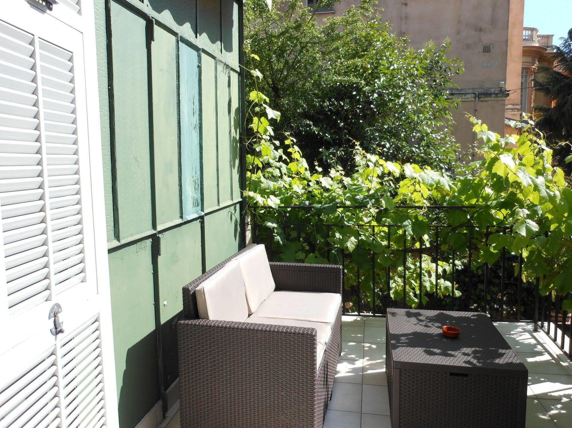 Hotel Villa Les Cygnes Nice Bagian luar foto