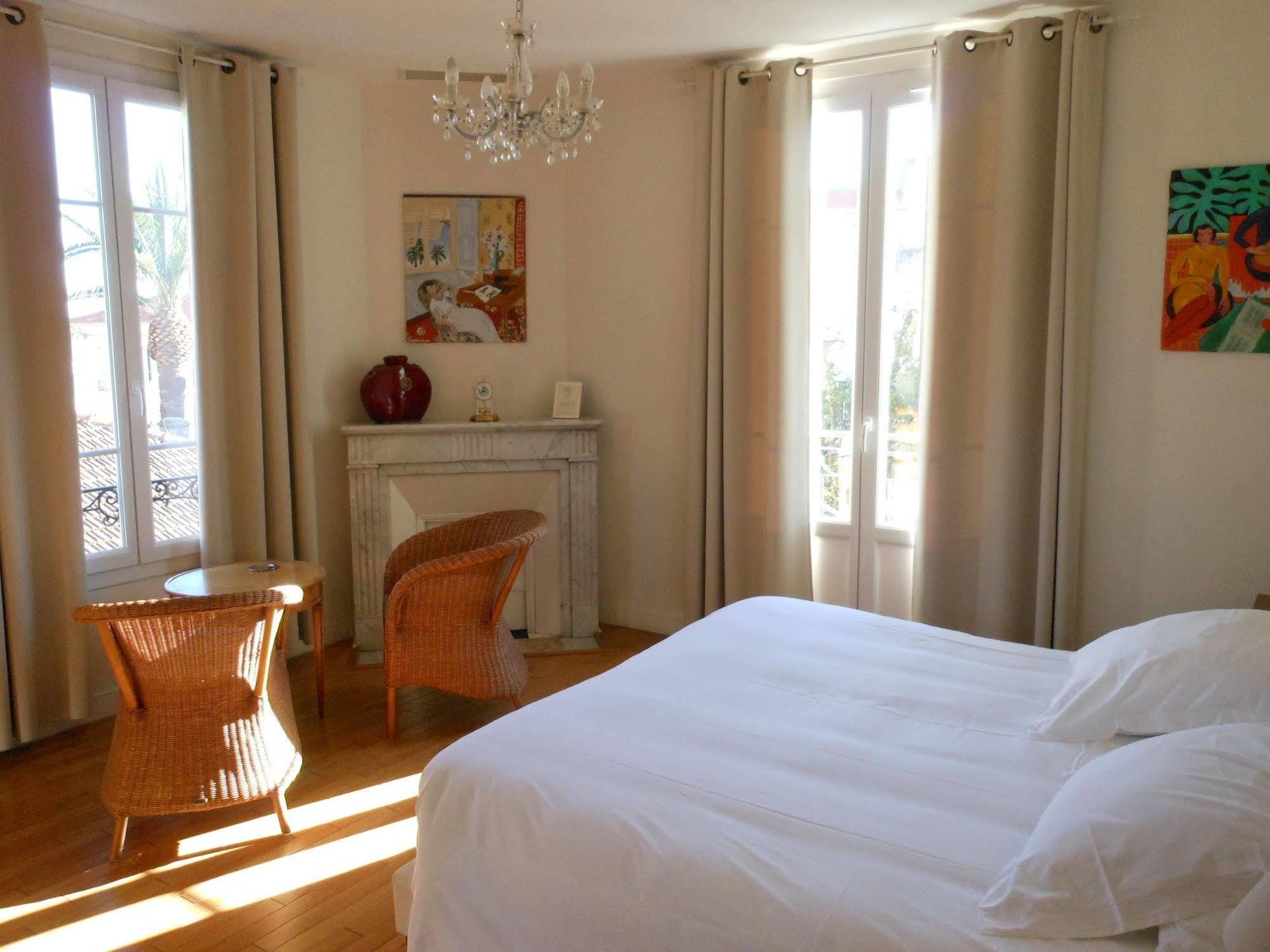 Hotel Villa Les Cygnes Nice Bagian luar foto
