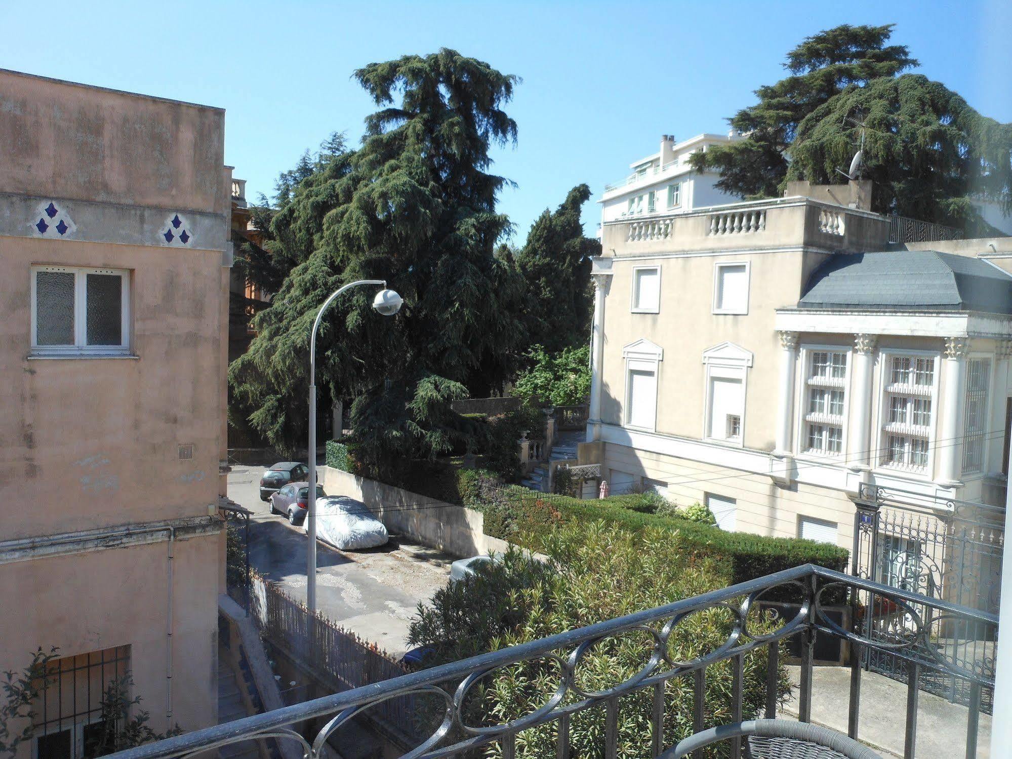 Hotel Villa Les Cygnes Nice Bagian luar foto